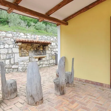 Castagno Hébergement de vacances *